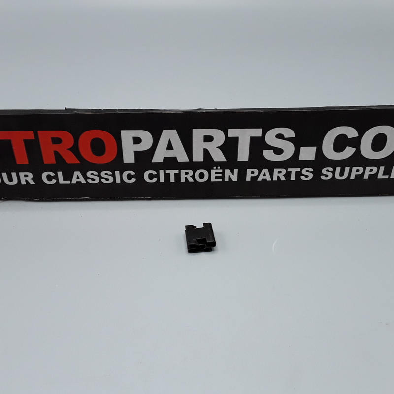 Clamps rubber front wing bonnet